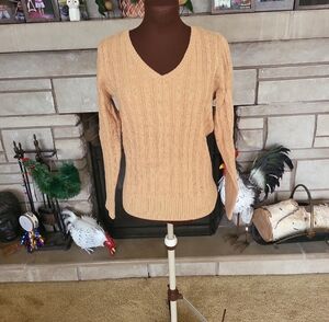 V-Neck Cable Knit Sweater - Beige